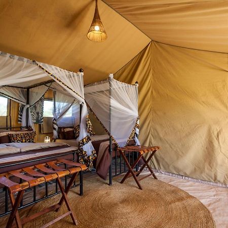 Gnu Mara River Camp Серенгеті Екстер'єр фото