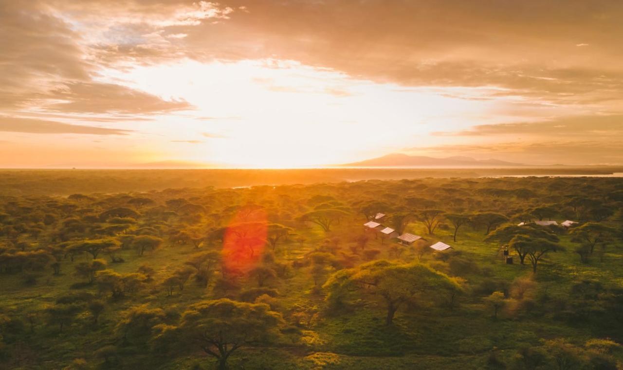Gnu Mara River Camp Серенгеті Екстер'єр фото