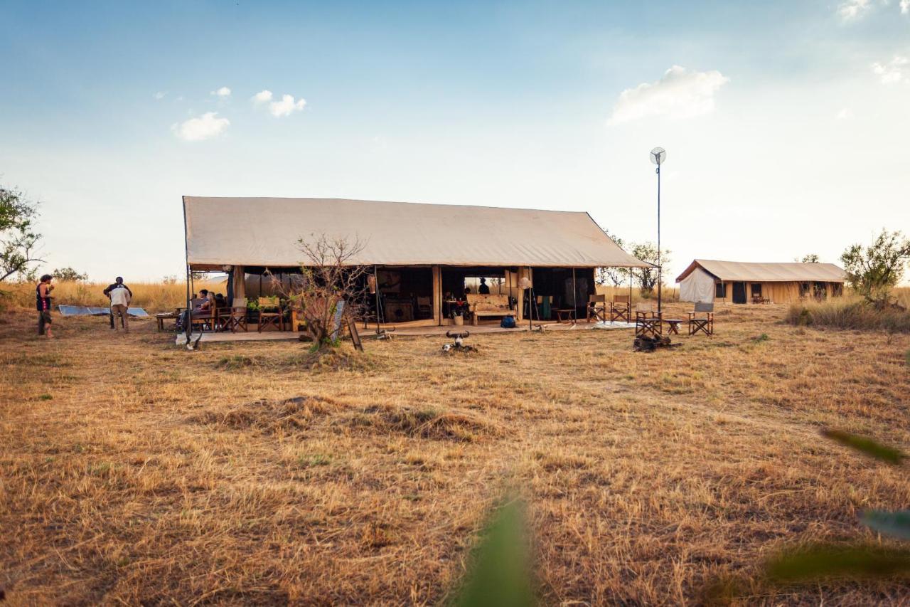 Gnu Mara River Camp Серенгеті Екстер'єр фото
